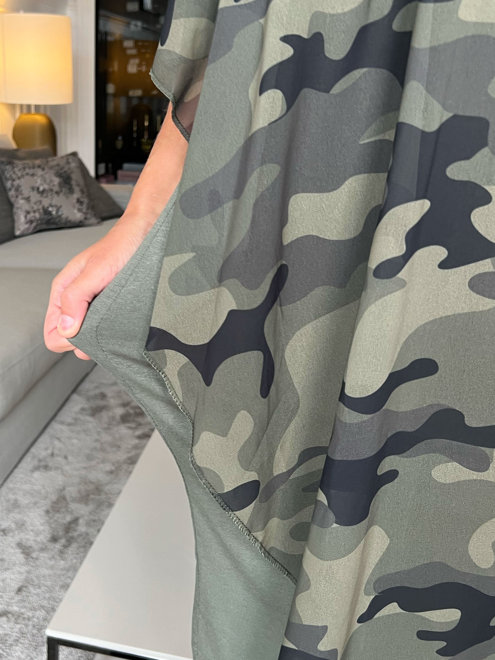 Kenya Camo - Tunikaklänning med chiffonglager